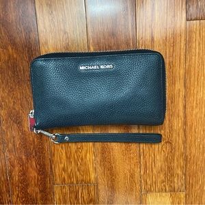 Black Michael kors wallet